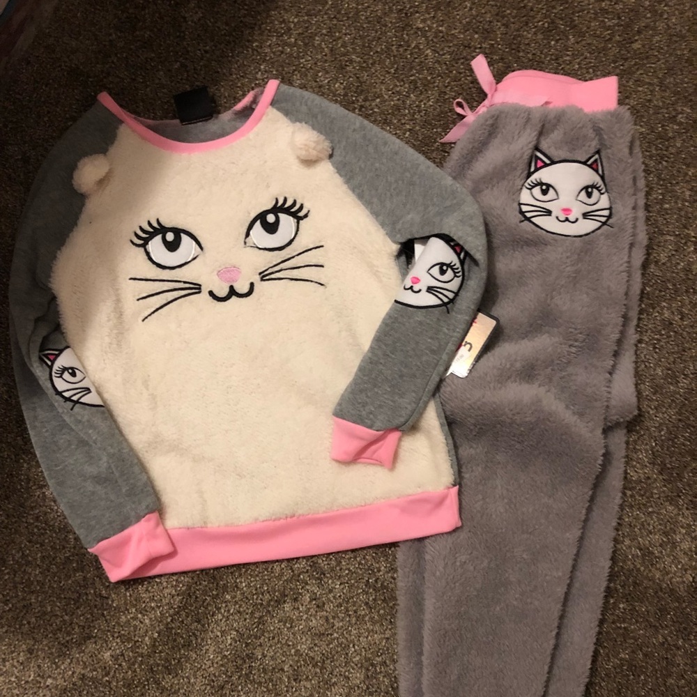 Girls kitty pajamas jogger and sweatshirt
